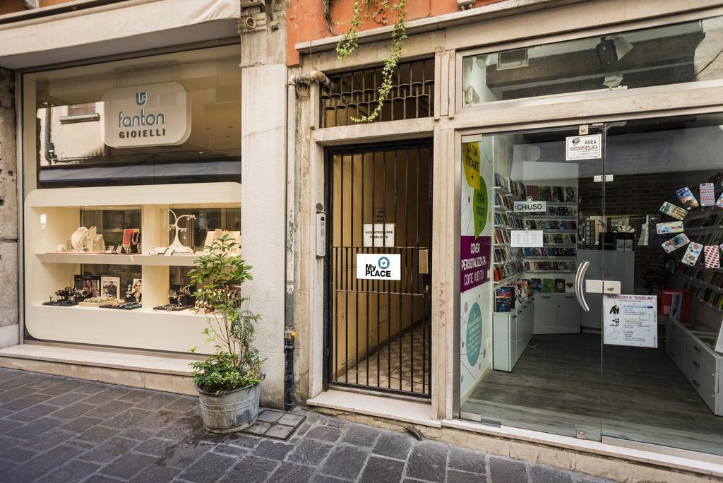 Myplace Piazza Dei Signori Apartments Treviso Bagian luar foto
